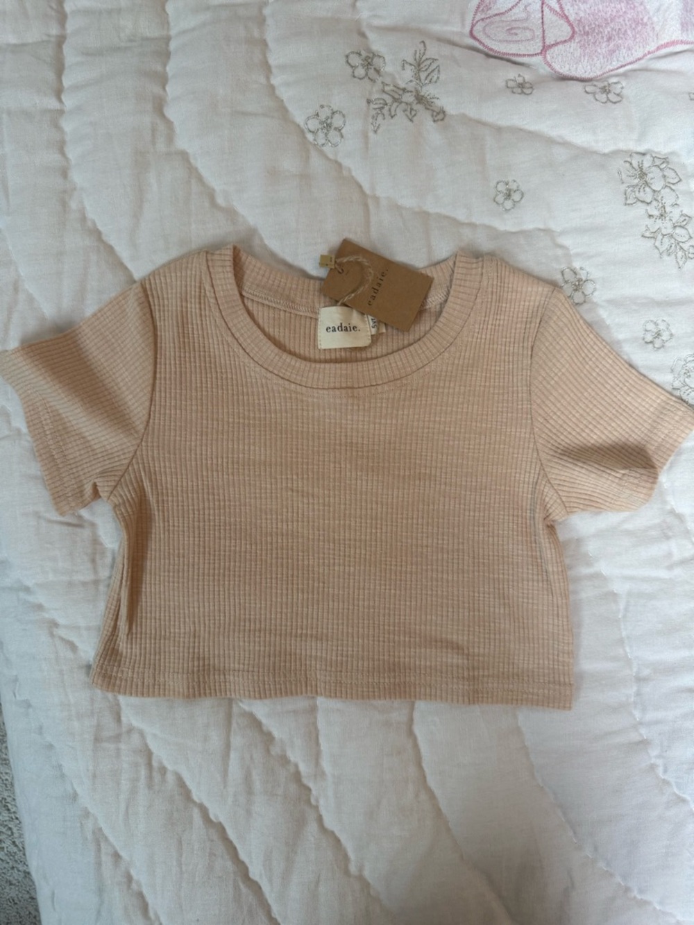 Eadaie Kids' Ribbed Short Sleeve Tee in Light Beige